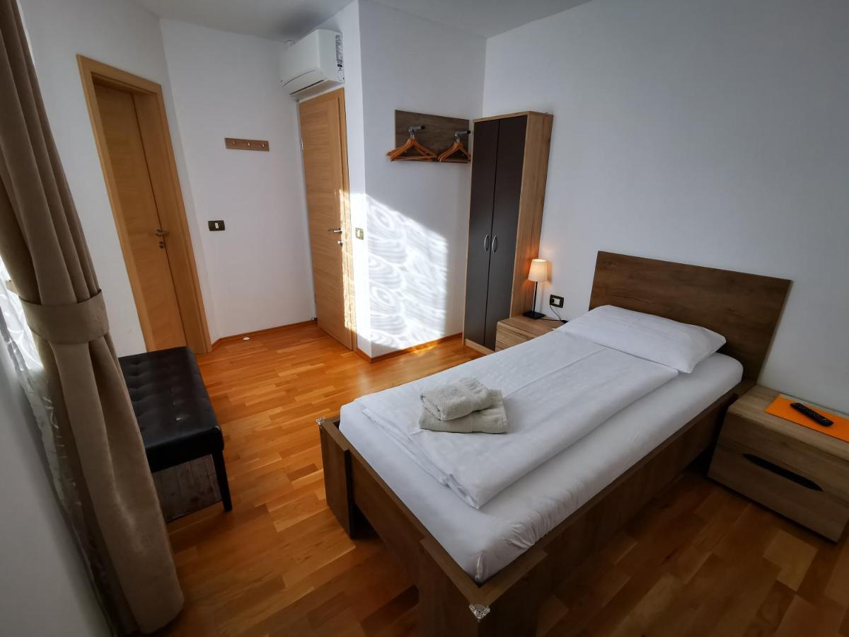 Mondina Guest House Постойна Экстерьер фото