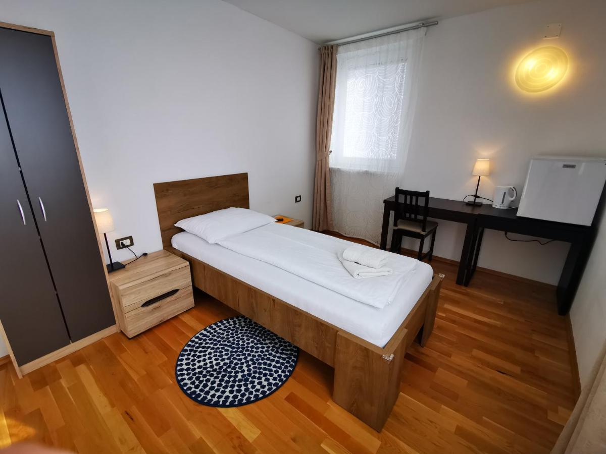 Mondina Guest House Постойна Экстерьер фото