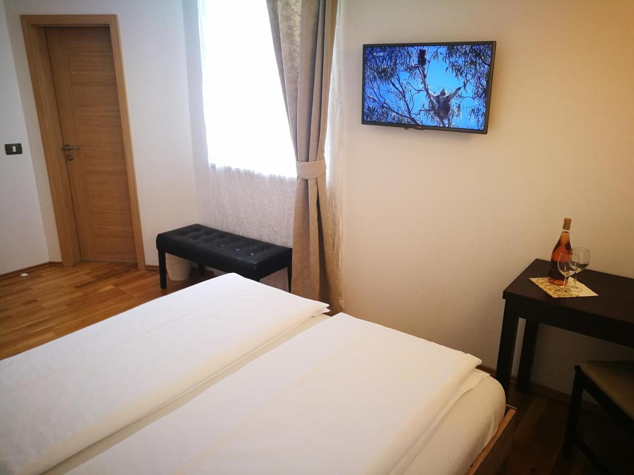 Mondina Guest House Постойна Экстерьер фото